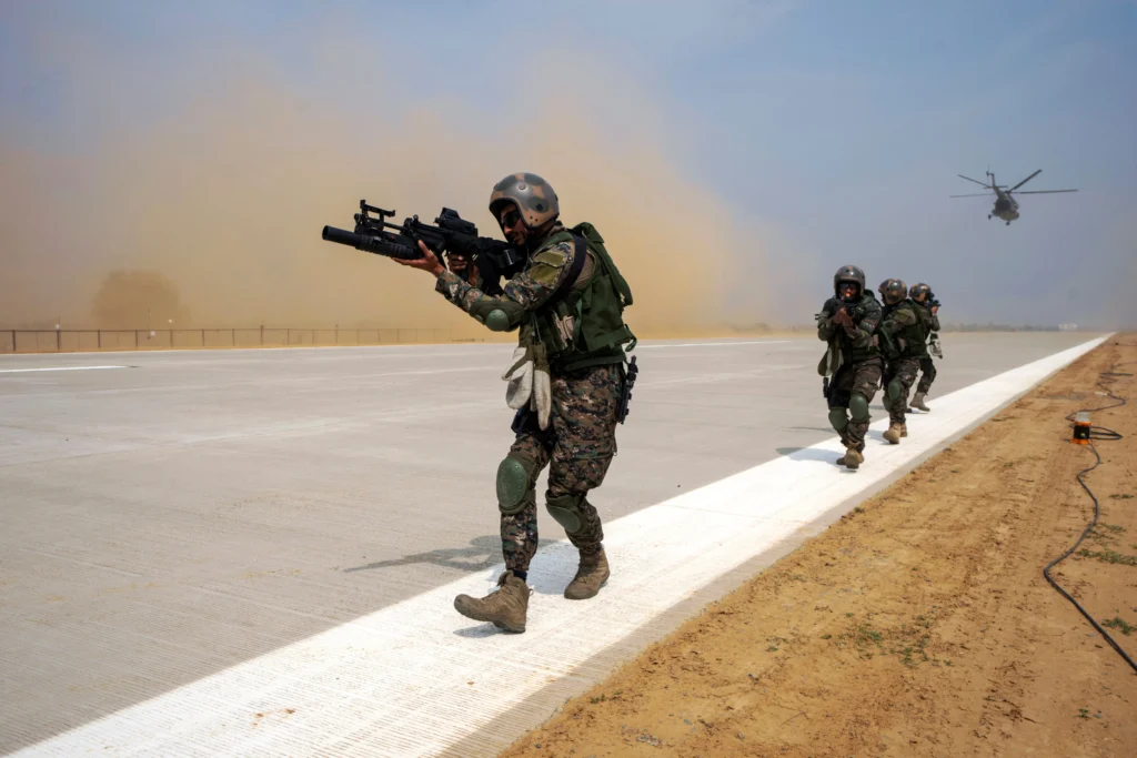 The fire of war between India and Pakistan is burning!