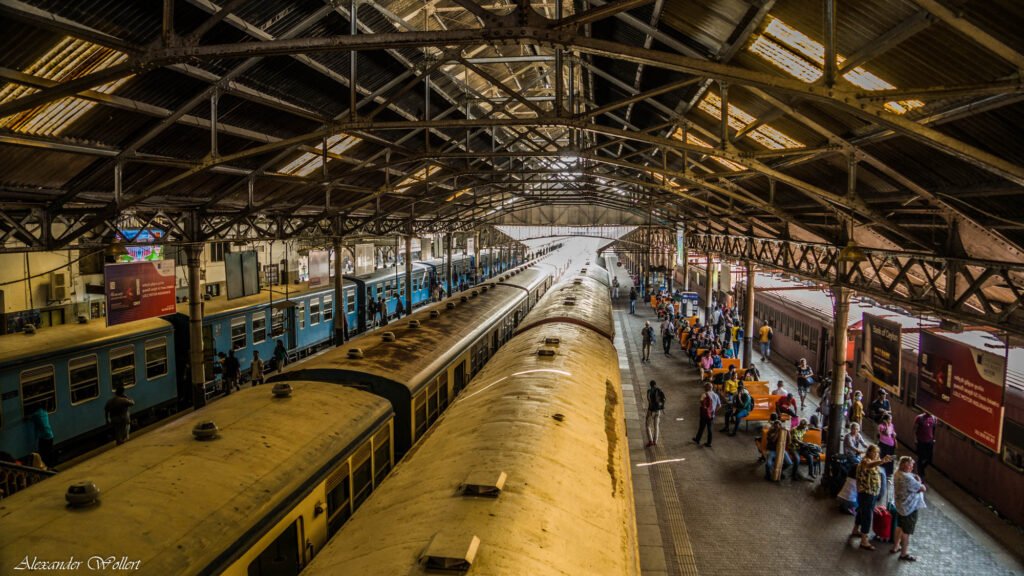 අද සිට විශේෂ දුම්රිය ගමන්වාර කිහිපයක්