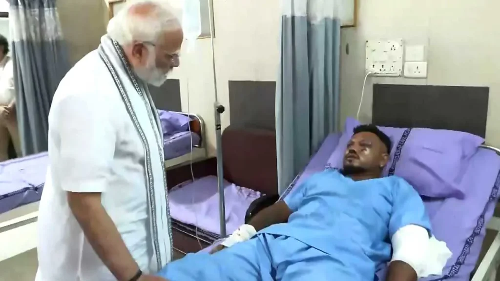 දිවි බේරාගත් “විශ්වාෂ්” රෝහලේ සිට සියල්ල හෙළිකරයි ; අගමැති මෝදිත් ඔහු සොයා ගිහින්