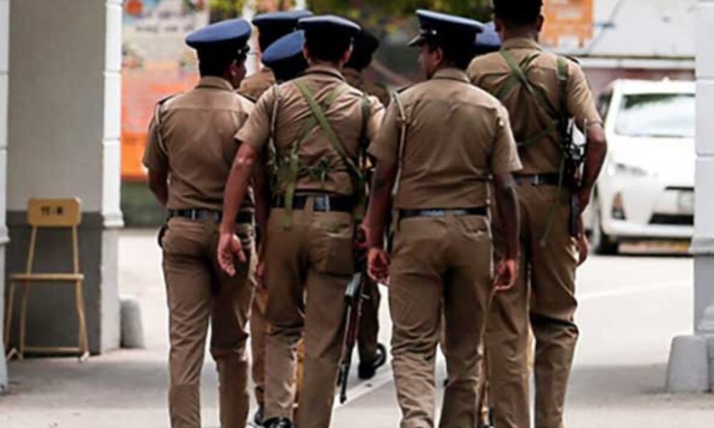 පොලිස් සේවයේ පුරප්පාඩු 28,000ක් ; බඳවා ගැනීම් සහ උසස්වීම් ගැන ආරක්ෂක ඇමති කියයි