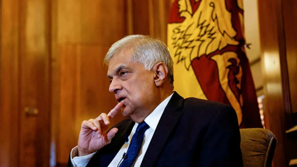 ජනපතිව සිටි සමයේ රනිල්ගේ රට සවාරි ගැන විමර්ශකයන්ගේ ඇස් ඇරෙයි