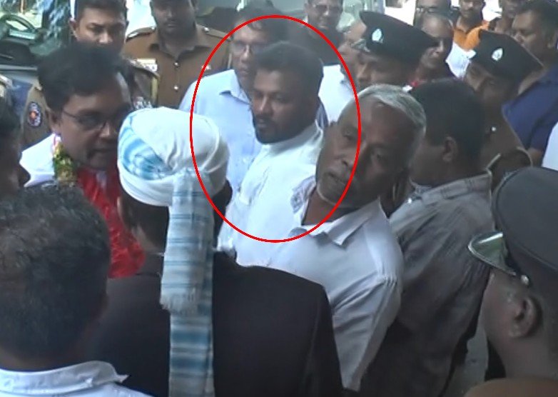 කොළොන්නාවේ සජබ ප්‍රබලයෙක් පක්ෂ සාමාජිකත්වයෙන් දොට්ට දාලා