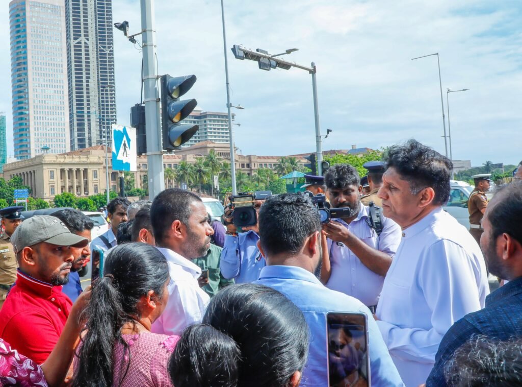 ජන්දෙට කලින් රැකියා දෙන්න වූ පොරොන්දුව දැන් අමතක කරලා – සජිත්ගෙන් ආණ්ඩුවට චෝදනා