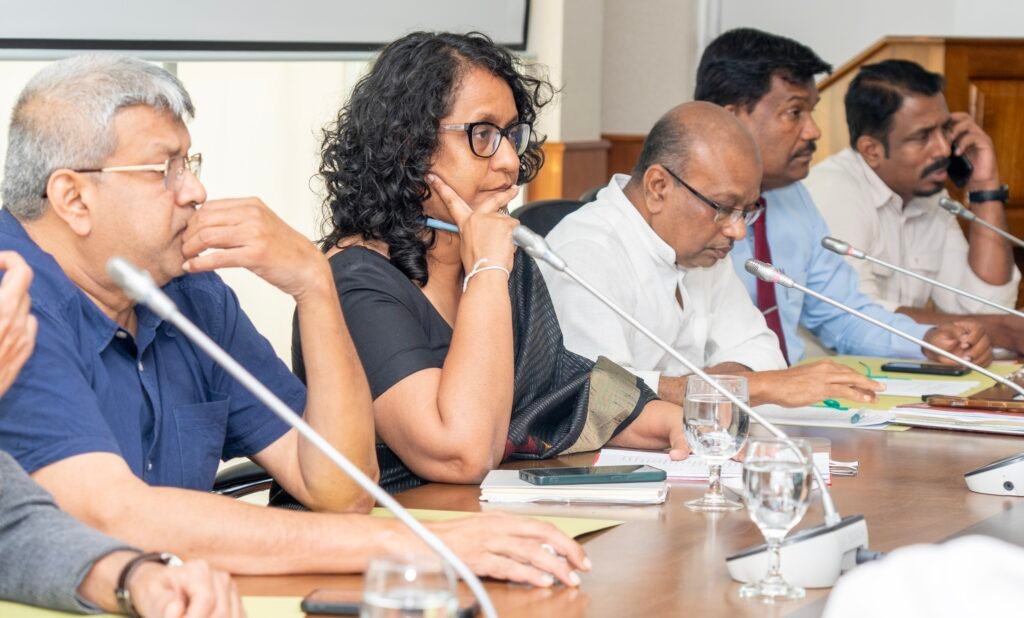 කොළඹ දිස්ත්රික් ආපදා කළමනාකරණ කමිටුව හදිසියේ රැස්වෙයි – තීරණ රැසක් ගනී!