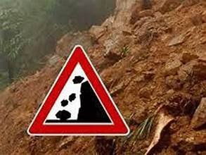 දිස්ත්‍රික්ක දෙකකට නාය යාමේ රතු නිවේදන!