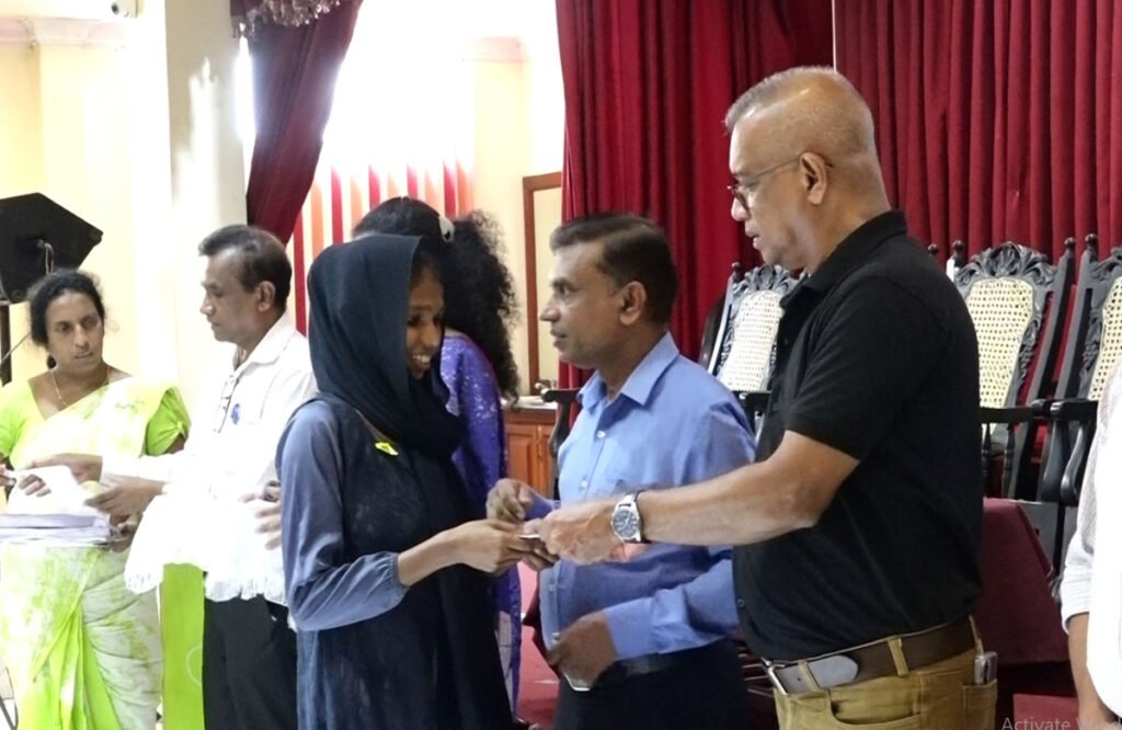 මේක ප්රාතිහාර්යයක්. රාජ්ය නිලධාරීන්ගේ කැපවීම ගැන ඇමති ලාල් කියයි!