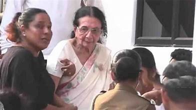 මානසිකත්වය හොඳ තත්ත්වයක නැහැ.ඩේසි ආච්චි නඩුවෙන් නිදහස්!