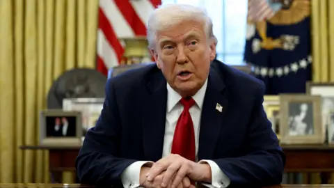 බ්‍රිතාන්‍යට සහ ස්පාඤ්ඤයට ට්‍රම්ප්ගෙන් දොස්.බලහත්කාරය යොදමින් බලය අනිසි ලෙස යොදවන්න එපා. චීනයෙන් ඊශ්‍රායලයට ඉල්ලීමක්!