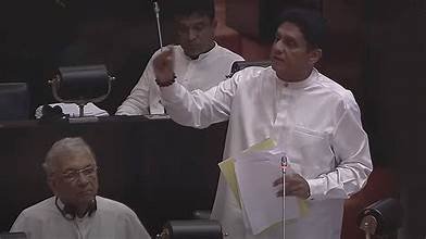 ඉරානයේ තවත් නෞකාවක් කොළඹ වරාය ආසන්නයේ – සජිත්ගෙන් විශේෂ ප්‍රකාශයක්!