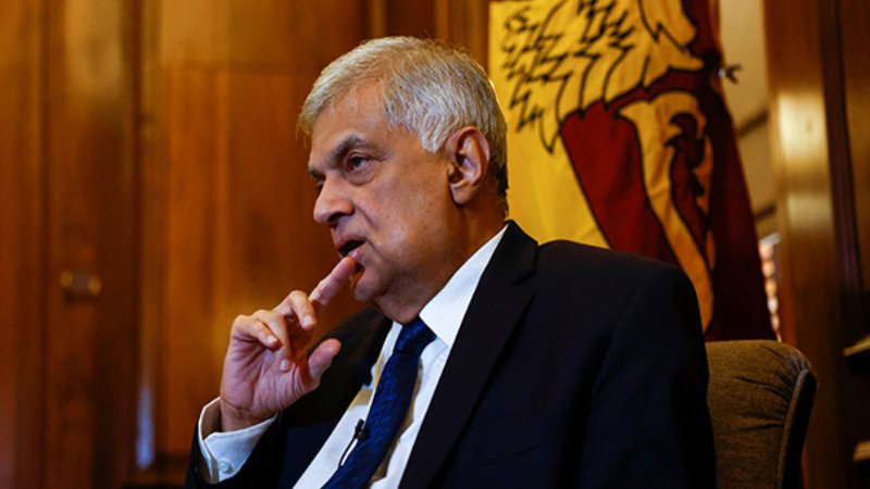 රනිල් සැත්කමක් සඳහා සිංගප්පූරුවට!