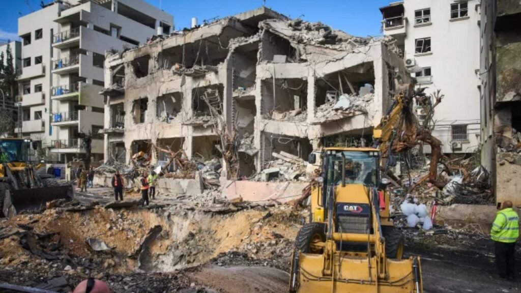 ටෙල් අවීව් ගොඩනැගිලි 40ක් සුන්! (ඡායාරූප)