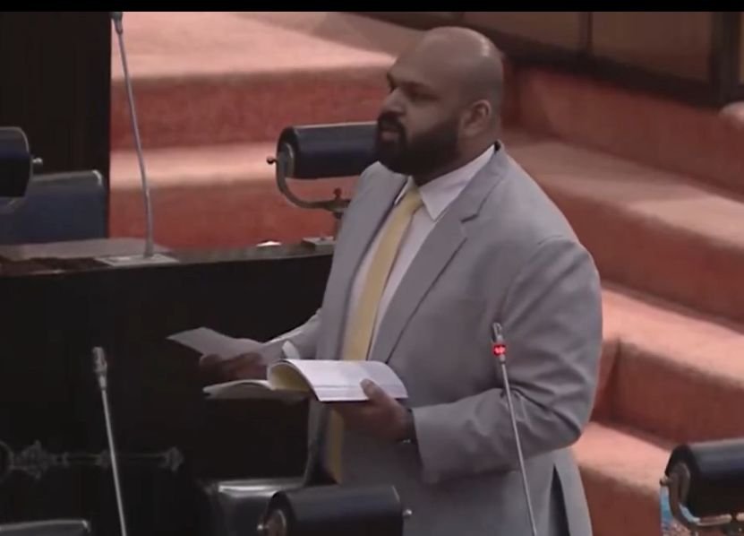 පිල්ලෙයාන්ගේ පොත ලිව්වේ රොහාන් ගුණරත්න – රාසා කියයි!