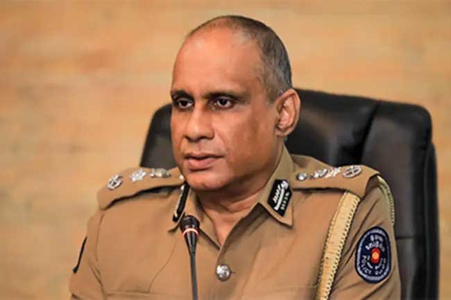 හිටපු පොලිස්පති චන්දන වික්‍රමරත්න වෙඩි වැදී මරුට!