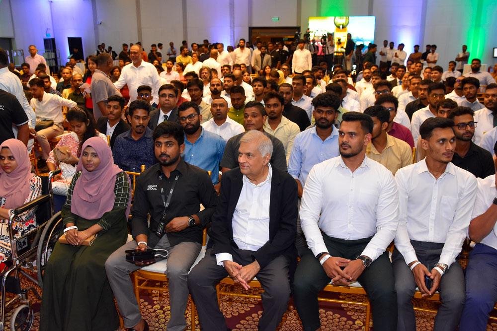 Read with Ranil – 40ට අඩු තරුණයින් සමඟ රනිල්!