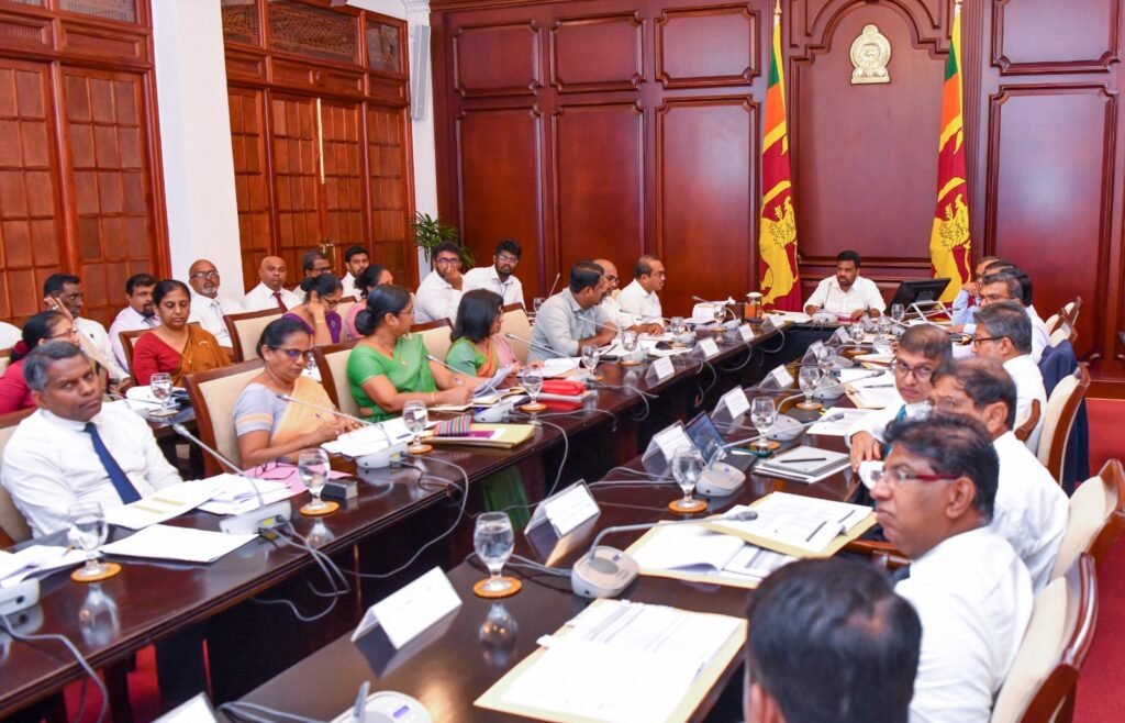 සෞඛ්‍ය සේවාවේ දියුණුව කෙරහි දක්වන අවධානයම පොදු ප්‍රවාහනයත් දෙන්න – ජනපතිගෙන් උපදෙස්