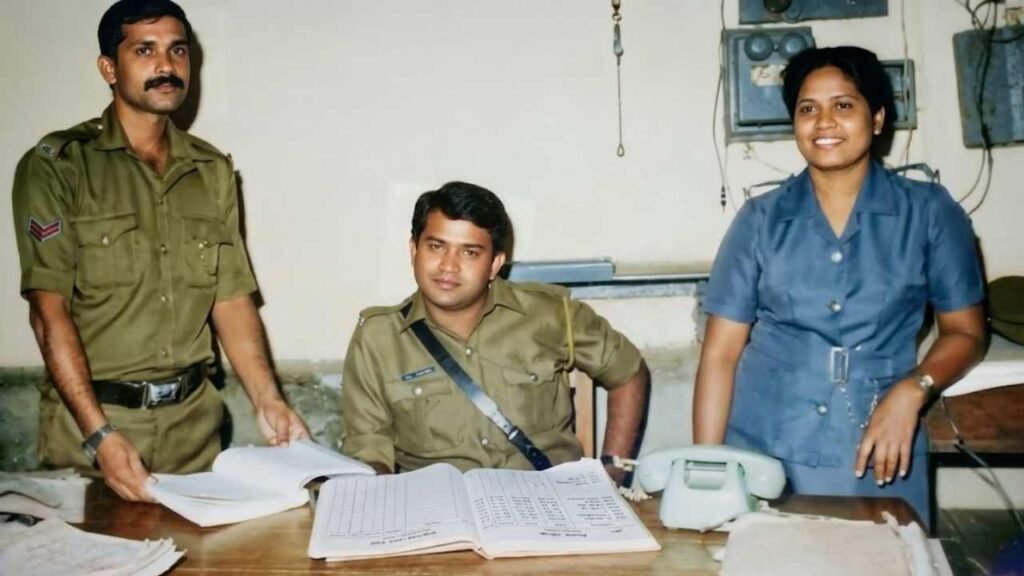 මහමගදී මරා දැමූ බන්ධනාගාර නිලධාරි උපාලි තෙන්නකෝන්ගේ දියණිය ලියූ සංවේදී සටහන!