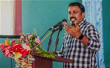 නාමල්ට ඩ්රෝනවලින් පොහොර දාන්න වෙන්නේ බන්ධනාගාරයේ ඉඳන් තමයි – නියෝජ්ය ඇමතිගේ ප්රතිචාරය