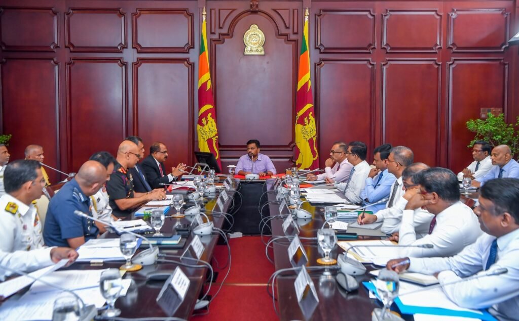 ආරක්ෂක අංශයන්ගේ කාර්යක්ෂමතාව හා ඵලදායීතාව ඉහළ නංවන්න ජනපතිගෙන් අලුත් උපදෙසක්!