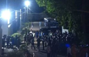 මැගසින් බන්ධනාගාර ගැටුමෙන් රැඳවියෙක් මිය ගිහින්.තත්ත්වය පාලනයට වෙඩි තැබීමක් කළේ නැහැ – ඇමතිගෙන් ප්‍රකාශයක්!