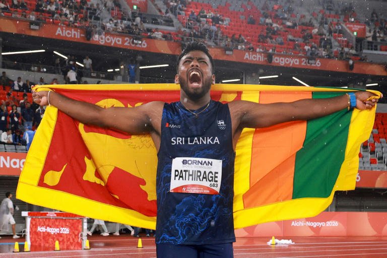 රුමේෂ් නැවතත් ශ්රී ලංකාව රනින් බබළවයි