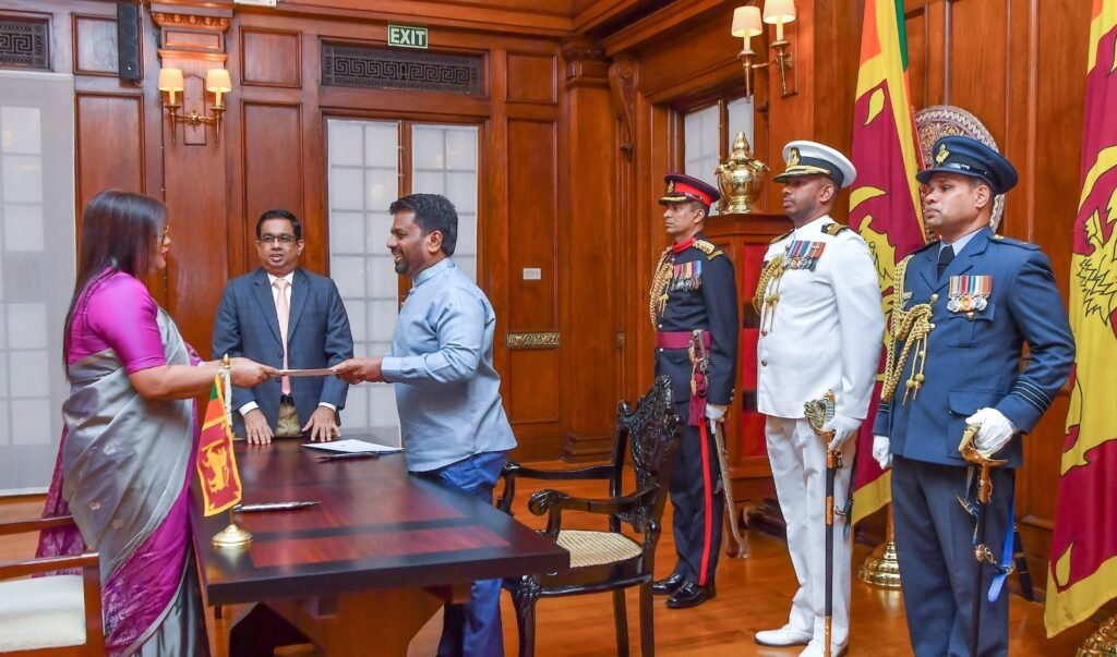 ජනපති ඉදිරියේ දිවුරුම් දුන් නව අභියාචනාධිකරණ විනිසුරුවරිය!