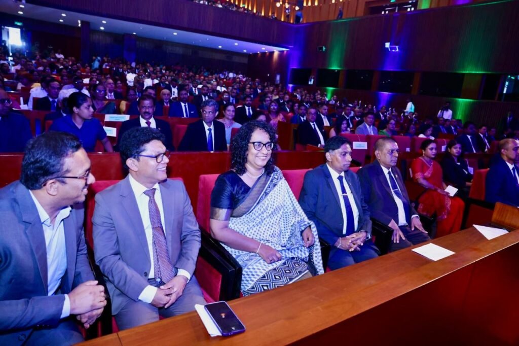 පරිසර සම්මාන උළෙලේදී කාවන්තිස්සට අගමැතිනියගෙන් රජයේ ශෝකය!
