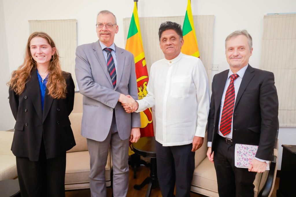 අගතියට පත් සූර්ය බලශක්ති නියෝජිතයින්ගේ ගැටලු අරන් විපක්ෂ නායක ප්‍රංශ තානාපතිවරයා හමුවෙයි!