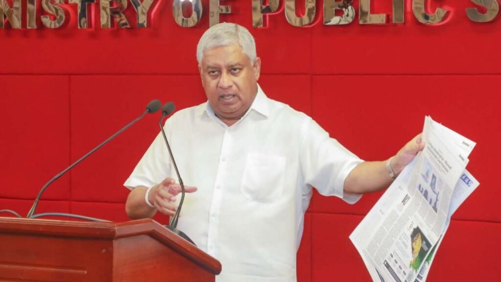ටිරාන් ඇමැති කාලේ මව්බිම ගිනුම්වලින් ගහපු ගේමක් එළියට!