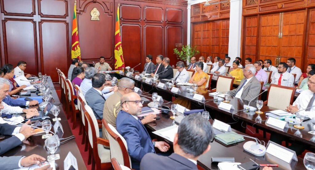 මුදල් විශුද්ධිකරණය සහ ත්‍රස්තවාදයට අරමුදල් සැපයීම වැළැක්වීම සම්බන්ධයෙන් ජනපතිගේ ප්‍රධානත්වයෙන් විශේෂ සාකච්ජාවක්!