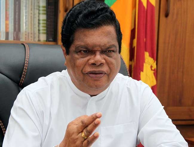 ආචාර්ය බන්දුල ගුණවර්ධන අල්ලස් කොමිසමට!